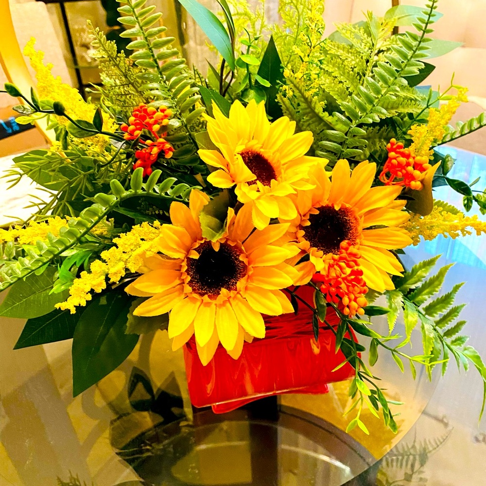Spring/Summer Floral Arrangement , Sunflower Faux Floral Arrangement. - Picture 5 of 7